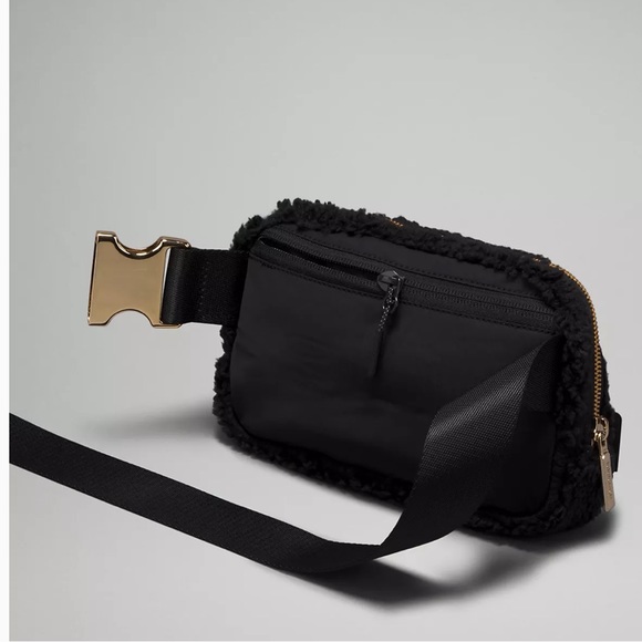 Lululemon Everywhere Belt Bag 1L Fleece - Picture 9 of 10
